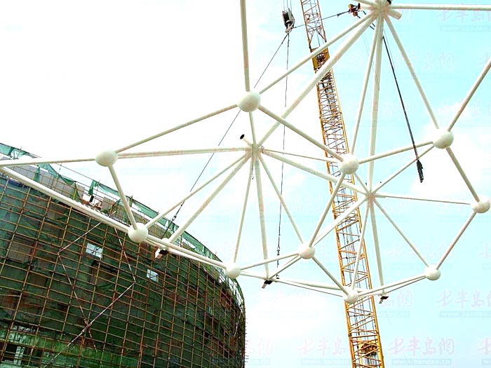 安达体育馆网架安装