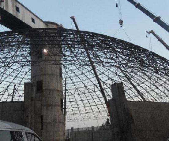 安达网架分条或分块安装法